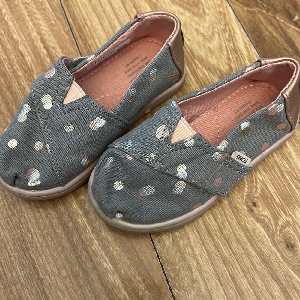 Baby Toms size 6 T